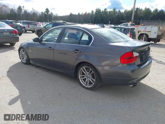✅ 2006 BMW 3 Series 330xi • VIN: WBAVD33516KV63460 • Lot: 43704840. Wystawiony na IAAI z przebiegiem 177 860 mil. Bezpłatny archiwum sprzedaży aukcyjnych z USA i szczegółowy raport historii pojazdu na DreamBid. Zdjęcie 3.