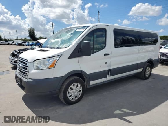 ✅ 2015 Ford Transit XLT • VIN: 1FBZX2ZM6FKA42503 • Лот: 86607915. Опубликован ранее на Copart с пробегом 82 024 миль. Бесплатный доступ к архиву аукционных продаж из США и подробный отчёт об истории автомобиля на DreamBid. Изображение 1.