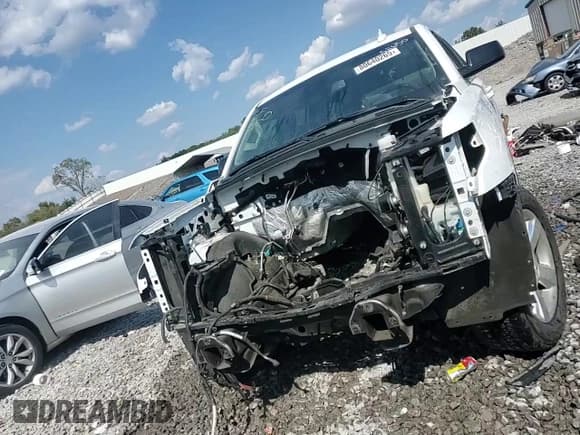 ✅ 2019 Chevrolet Tahoe Premier • VIN: 1GNSKCKJ1KR100978 • Лот: 80640265. Опубликован ранее на Copart с пробегом Не указан. Бесплатный доступ к архиву аукционных продаж из США и подробный отчёт об истории автомобиля на DreamBid. Изображение 15.