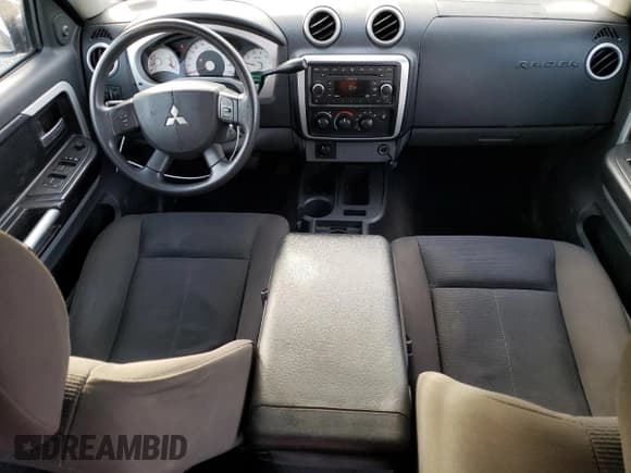 ✅ 2008 Mitsubishi Raider LS • VIN: 1Z7HT28K98S572829 • Лот: 86695934. Опубликован ранее на Copart с пробегом 227 395 миль. Бесплатный доступ к архиву аукционных продаж из США и подробный отчёт об истории автомобиля на DreamBid. Изображение 8.