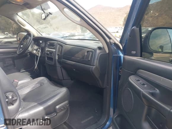 ✅ 2005 Dodge 1500 SLT • VIN: 1D7HA18D75S172461 • Lot: 43668351. Wystawiony na IAAI z przebiegiem 339 972 mil. Bezpłatny archiwum sprzedaży aukcyjnych z USA i szczegółowy raport historii pojazdu na DreamBid. Zdjęcie 5.