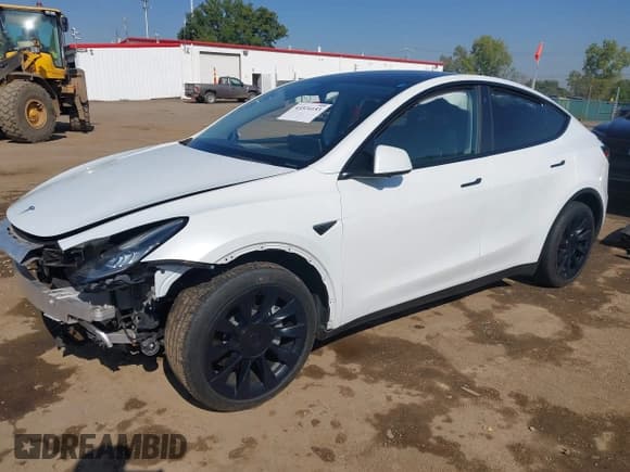 ✅ 2023 Tesla Model Y Long Range • VIN: 7SAYGDEE4PA070722 • Lot: 43324153. Listed on IAAI with Not provided. Free auction sales archive from the USA and detailed vehicle history report at DreamBid. Image 20.
