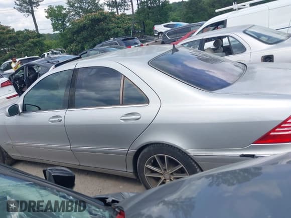 ✅ 2006 Mercedes-Benz S 350 • VIN: WDBNF67J56A477191 • Lot: 42496563. Wystawiony na IAAI z przebiegiem 193 897 mil. Bezpłatny archiwum sprzedaży aukcyjnych z USA i szczegółowy raport historii pojazdu na DreamBid. Zdjęcie 14.