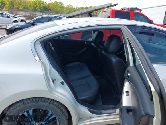 ✅ 2010 Nissan Altima SR • VIN: 1N4BL2AP8AN493170 • Lot: 43042306. Wystawiony na IAAI z przebiegiem 174 159 mil. Bezpłatny archiwum sprzedaży aukcyjnych z USA i szczegółowy raport historii pojazdu na DreamBid. Zdjęcie 8.