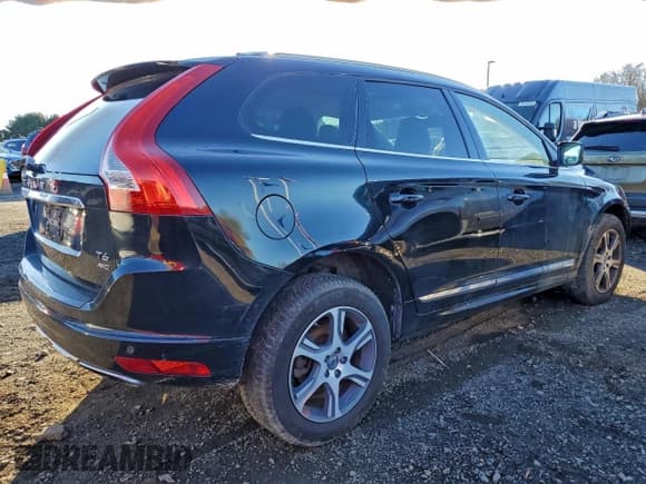 ✅ 2014 Volvo XC60 R-Design Premier Plus • VIN: YV4902DZ1E2515240 • Lot: 93454535. Listed on Copart with 156,467 mi. Free auction sales archive from the USA and detailed vehicle history report at DreamBid. Image 3.