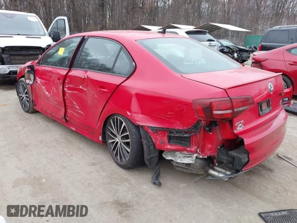 ✅ 2016 Volkswagen Jetta Sport • VIN: 3VWB17AJ4GM341153 • Lot: 41784256. Wystawiony na IAAI z przebiegiem 119 486 mil. Bezpłatny archiwum sprzedaży aukcyjnych z USA i szczegółowy raport historii pojazdu na DreamBid. Zdjęcie 3.