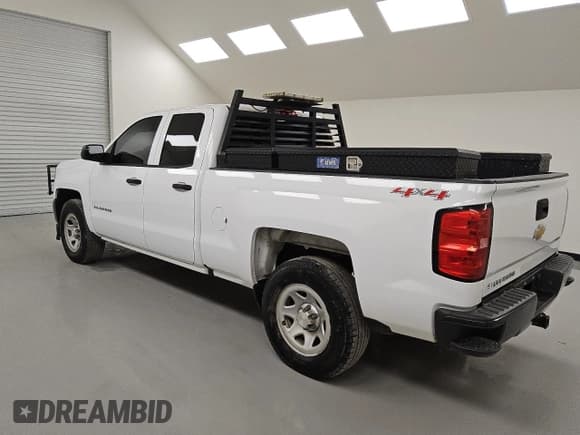 ✅ 2017 Chevrolet Silverado 1500 Work Truck • VIN: 1GCVKNEC6HZ297623 • Лот: 87426455. Опубликован ранее на Copart с пробегом 194 232 миль. Бесплатный доступ к архиву аукционных продаж из США и подробный отчёт об истории автомобиля на DreamBid. Изображение 2.