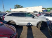 ✅ 2022 Kia Sorento X-Line EX • VIN: 5XYRHDLF7NG070362 • Lot: 42041071. Wystawiony na IAAI z przebiegiem 54 129 mil. Bezpłatny archiwum sprzedaży aukcyjnych z USA i szczegółowy raport historii pojazdu na DreamBid. Zdjęcie 12.