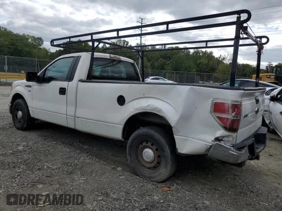✅ 2011 Ford F-150 XL • VIN: 1FTNF1CFXBKD32450 • Lot: 82250605. Wystawiony na Copart z przebiegiem 193 680 mil. Bezpłatny archiwum sprzedaży aukcyjnych z USA i szczegółowy raport historii pojazdu na DreamBid. Zdjęcie 2.