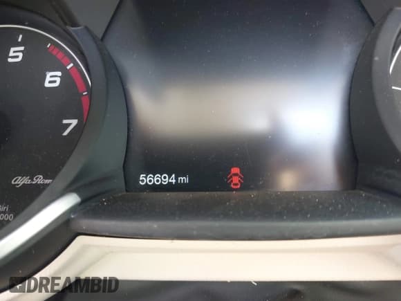 ✅ 2017 Alfa Romeo Giulia Ti • VIN: ZARFAEEN8H7530072 • Лот: 40315323. Опубликован ранее на IAAI с пробегом 56 694 миль. Бесплатный доступ к архиву аукционных продаж из США и подробный отчёт об истории автомобиля на DreamBid. Изображение 15.