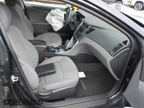 ✅ 2014 Hyundai Sonata GLS • VIN: 5NPEB4AC0EH945430 • Лот: 43568560. Опубликован ранее на IAAI с пробегом 180 092 миль. Бесплатный доступ к архиву аукционных продаж из США и подробный отчёт об истории автомобиля на DreamBid. Изображение 5.