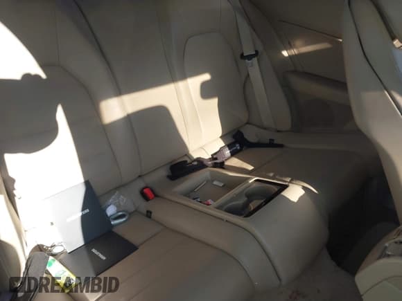 ✅ 2013 Mercedes-Benz E 350 • VIN: WDDKJ8JB5DF213183 • Lot: 41891419. Listed on IAAI with 132,564 mi. Free auction sales archive from the USA and detailed vehicle history report at DreamBid. Image 8.
