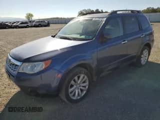 2013 Subaru Forester X Premium z VIN JF2SHADC7DH417894, wystawiony jako Copart lot #80726235 z przebiegiem 150 081 mil mil oraz Szkoda całkowita • Salvage title. Historia ofert i sprzedaży dostępna na DreamBid. Obrazek 1.