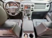 ✅ 2013 Ford F-150 XLT • VIN: 1FTFW1CT4DKF52082 • Лот: 81415615. Опубликован ранее на Copart с пробегом 221 161 миль. Бесплатный доступ к архиву аукционных продаж из США и подробный отчёт об истории автомобиля на DreamBid. Изображение 8.