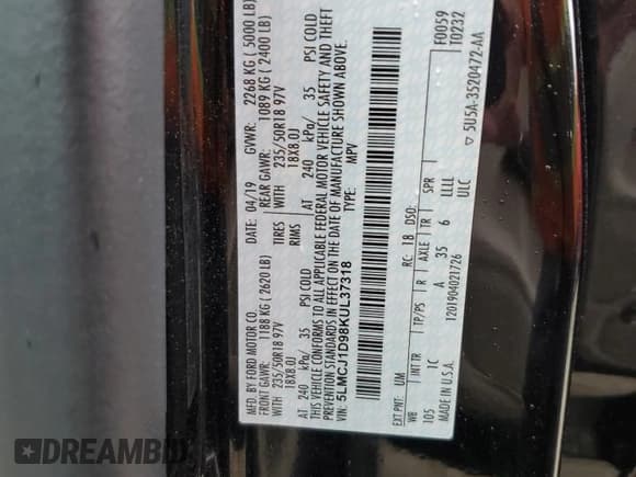 ✅ 2019 Lincoln MKC Standard • VIN: 5LMCJ1D98KUL37318 • Lot: 81398564. Wystawiony na Copart z przebiegiem 35 929 mil. Bezpłatny archiwum sprzedaży aukcyjnych z USA i szczegółowy raport historii pojazdu na DreamBid. Zdjęcie 16.