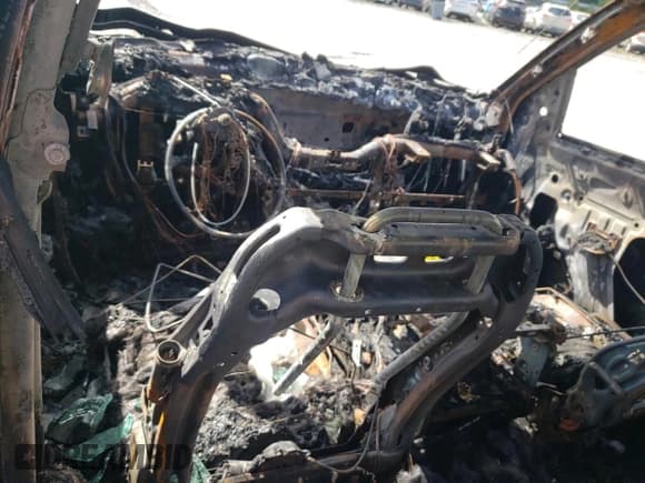 ✅ 2018 Chevrolet Silverado 1500 LT • VIN: 3GCUKREC7JG236127 • Лот: 68377474. Опубликован ранее на Copart с пробегом Не указан. Бесплатный доступ к архиву аукционных продаж из США и подробный отчёт об истории автомобиля на DreamBid. Изображение 8.