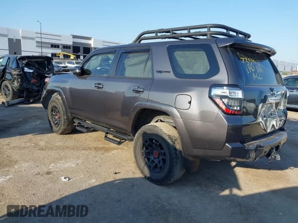 ✅ 2023 Toyota 4Runner TRD Pro • VIN: JTELU5JR4P6133715 • Lot: 43048097. Wystawiony na IAAI z przebiegiem 49 411 mil. Bezpłatny archiwum sprzedaży aukcyjnych z USA i szczegółowy raport historii pojazdu na DreamBid. Zdjęcie 3.