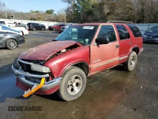 ✅ 1999 Chevrolet Blazer LS • VIN: 1GNCS13W9X2199990 • Lot: 42741095. Wystawiony na Copart z przebiegiem 277 329 mil. Bezpłatny archiwum sprzedaży aukcyjnych z USA i szczegółowy raport historii pojazdu na DreamBid. Zdjęcie 1.