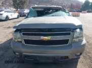 ✅ 2009 Chevrolet Suburban 2LT • VIN: 1GNFC260X9R273998 • Lot: 43517089. Wystawiony na IAAI z przebiegiem Nie podano. Bezpłatny archiwum sprzedaży aukcyjnych z USA i szczegółowy raport historii pojazdu na DreamBid. Zdjęcie 12.