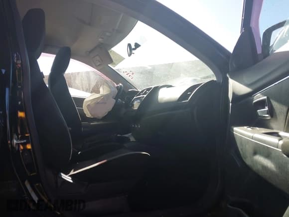 ✅ 2019 Mitsubishi Outlander SE • VIN: JA4AP4AU6KU029744 • Lot: 41010837. Wystawiony na IAAI z przebiegiem 92 189 mil. Bezpłatny archiwum sprzedaży aukcyjnych z USA i szczegółowy raport historii pojazdu na DreamBid. Zdjęcie 5.