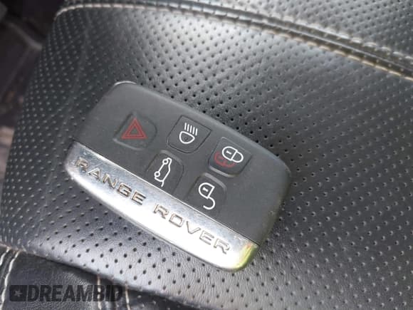 ✅ 2013 Land Rover Range Rover Sport SC • VIN: SALSH2E4XDA766738 • Lot: 42618626. Listed on IAAI with 97,578 mi. Free auction sales archive from the USA and detailed vehicle history report at DreamBid. Image 11.