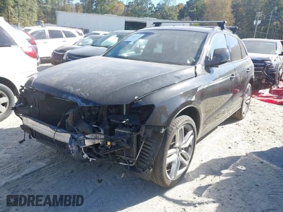 ✅ 2015 Audi SQ5 Premium Plus • VIN: WA1CGAFP3FA080698 • Lot: 43522911. Wystawiony na IAAI z przebiegiem 137 683 mil. Bezpłatny archiwum sprzedaży aukcyjnych z USA i szczegółowy raport historii pojazdu na DreamBid. Zdjęcie 17.