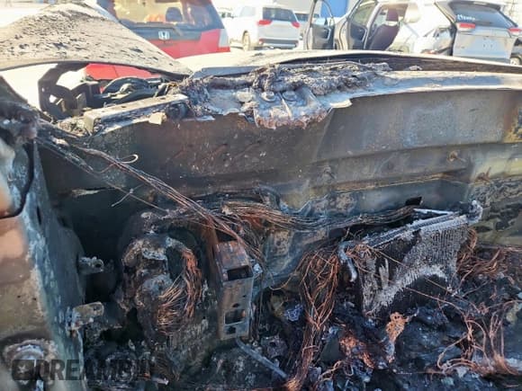 ✅ 2014 Jeep Patriot Latitude • VIN: 1C4NJRFB4ED784537 • Lot: 82477675. Wystawiony na Copart z przebiegiem Nie podano. Bezpłatny archiwum sprzedaży aukcyjnych z USA i szczegółowy raport historii pojazdu na DreamBid. Zdjęcie 9.