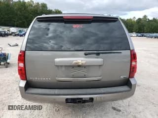 ✅ 2008 Chevrolet Suburban LT • VIN: 1GNFC16038J231941 • Lot: 76061534. Wystawiony na Copart z przebiegiem 239 562 mil. Bezpłatny archiwum sprzedaży aukcyjnych z USA i szczegółowy raport historii pojazdu na DreamBid. Zdjęcie 6.