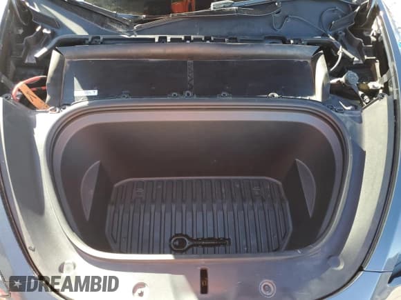 ✅ 2022 Tesla Model Y Performance • VIN: 7SAYGDEF6NF325458 • Lot: 87306575. Listed on Copart with 42,238 mi. Free auction sales archive from the USA and detailed vehicle history report at DreamBid. Image 11.