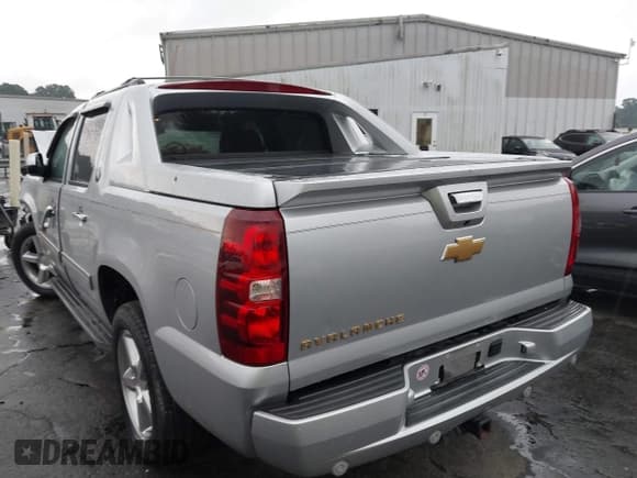 ✅ 2013 Chevrolet Avalanche LS • VIN: 3GNMCEE05DG377401 • Lot: 42789451. Listed on IAAI with 48,512 mi. Free auction sales archive from the USA and detailed vehicle history report at DreamBid. Image 3.