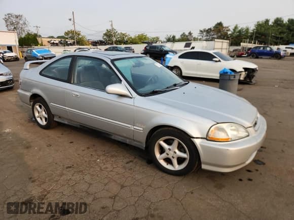 ✅ 1998 Honda Civic EX • VIN: 1HGEJ8249WL133611 • Lot: 71722785. Wystawiony na Copart z przebiegiem 170 541 mil. Bezpłatny archiwum sprzedaży aukcyjnych z USA i szczegółowy raport historii pojazdu na DreamBid. Zdjęcie 4.