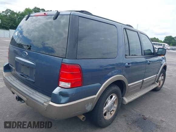 ✅ 2004 Ford Expedition Eddie Bauer • VIN: 1FMFU17L34LA52405 • Lot: 42471555. Listed on IAAI with 349,322 mi. Free auction sales archive from the USA and detailed vehicle history report at DreamBid. Image 4.