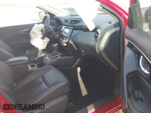 ✅ 2018 Nissan Rogue SV • VIN: JN1BJ1CP2JW162668 • Lot: 43505078. Listed on IAAI with 79,719 mi. Free auction sales archive from the USA and detailed vehicle history report at DreamBid. Image 5.