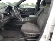 ✅ 2022 Chevrolet Traverse LT Cloth • VIN: 1GNERGKW5NJ110119 • Lot: 74471734. Wystawiony na Copart z przebiegiem 21 740 mil. Bezpłatny archiwum sprzedaży aukcyjnych z USA i szczegółowy raport historii pojazdu na DreamBid. Zdjęcie 7.