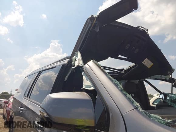 ✅ 2022 Chevrolet Suburban • VIN: 1GNSCEKT2NR124124 • Lot: 42671471. Wystawiony na IAAI z przebiegiem Nie podano. Bezpłatny archiwum sprzedaży aukcyjnych z USA i szczegółowy raport historii pojazdu na DreamBid. Zdjęcie 16.