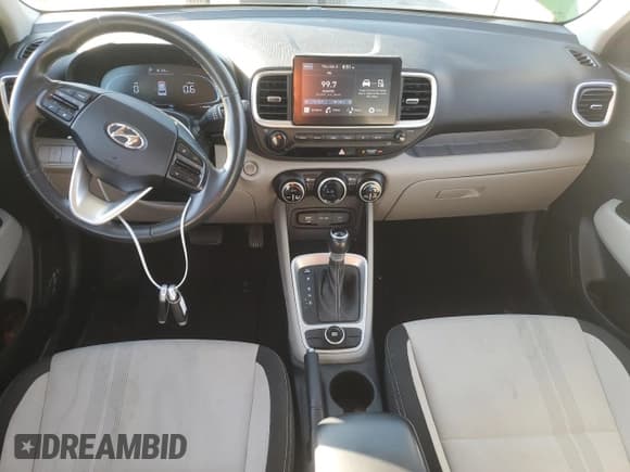 ✅ 2024 Hyundai Venue Limited • VIN: KMHRC8A31RU319771 • Lot: 81914135. Listed on Copart with 22,184 mi. Free auction sales archive from the USA and detailed vehicle history report at DreamBid. Image 8.