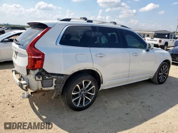 ✅ 2017 Volvo XC90 Momentum • VIN: YV4102KK6H1181252 • Лот: 85731855. Опубликован ранее на Copart с пробегом 106 632 миль. Бесплатный доступ к архиву аукционных продаж из США и подробный отчёт об истории автомобиля на DreamBid. Изображение 3.