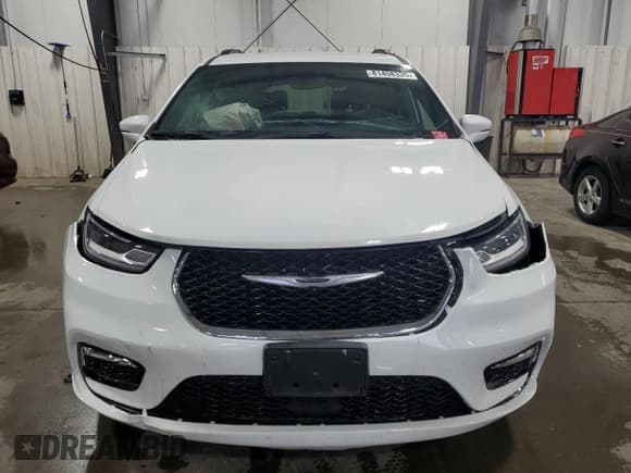 ✅ 2022 Chrysler Pacifica Touring • VIN: 2C4RC1FG3NR164851 • Lot: 81458335. Wystawiony na Copart z przebiegiem 56 661 mil. Bezpłatny archiwum sprzedaży aukcyjnych z USA i szczegółowy raport historii pojazdu na DreamBid. Zdjęcie 5.