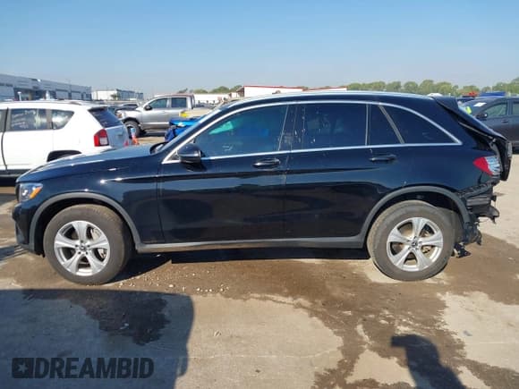 ✅ 2018 Mercedes-Benz GLC 300 • VIN: WDC0G4KBXJV070430 • Lot: 43344455. Listed on IAAI with 67,078 mi. Free auction sales archive from the USA and detailed vehicle history report at DreamBid. Image 14.