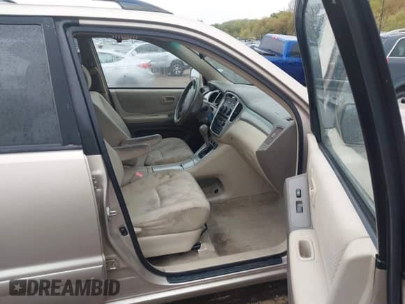 2006 Toyota Highlander с VIN JTEGD21A660154691, выставлен на аукционе IAAI как лот 43449371 с пробегом 214 693 миль миль и . История ставок и продаж доступна на DreamBid. Изображение 5.