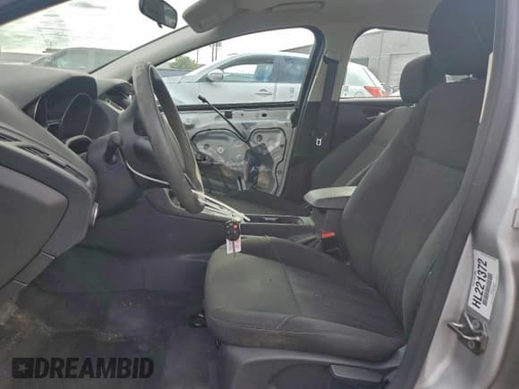 ✅ 2017 Ford Focus SE • VIN: 1FADP3F21HL221372 • Lot: 94768195. Listed on Copart with 91,286 mi. Free auction sales archive from the USA and detailed vehicle history report at DreamBid. Image 7.