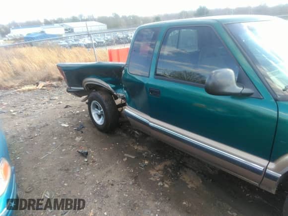 1997 Chevrolet S-10 LS с VIN 1GCCS19X8V8107223, выставлен на аукционе IAAI как лот 41730704 с пробегом 171 878 миль миль и . История ставок и продаж доступна на DreamBid. Изображение 6.