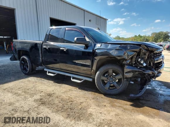 ✅ 2018 Chevrolet Silverado 1500 Custom • VIN: 1GCRCPEC4JZ319859 • Lot: 91037375. Wystawiony na Copart z przebiegiem 122 464 mil. Bezpłatny archiwum sprzedaży aukcyjnych z USA i szczegółowy raport historii pojazdu na DreamBid. Zdjęcie 4.