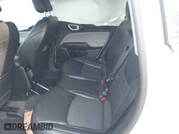 2022 Jeep Compass Latitude with VIN 3C4NJDBB6NT230743, listed as a IAAI auction lot 43381627 with 13,773 mi miles and . Bid and sale history available at DreamBid. Image 8.