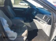 ✅ 2018 Toyota Highlander LE Plus • VIN: 5TDBZRFH3JS498564 • Lot: 43467595. Wystawiony na IAAI z przebiegiem 263 127 mil. Bezpłatny archiwum sprzedaży aukcyjnych z USA i szczegółowy raport historii pojazdu na DreamBid. Zdjęcie 5.