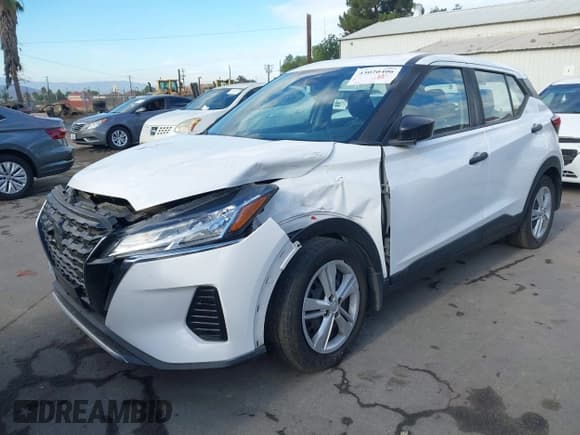 ✅ 2021 Nissan Kicks S • VIN: 3N1CP5BV7ML525888 • Lot: 43020406. Listed on IAAI with 88,163 mi. Free auction sales archive from the USA and detailed vehicle history report at DreamBid. Image 18.