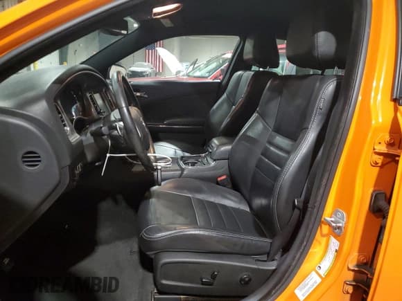 ✅ 2014 Dodge Charger RT • VIN: 2C3CDXCT6EH295287 • Lot: 90755995. Wystawiony na Copart z przebiegiem 65 850 mil. Bezpłatny archiwum sprzedaży aukcyjnych z USA i szczegółowy raport historii pojazdu na DreamBid. Zdjęcie 7.