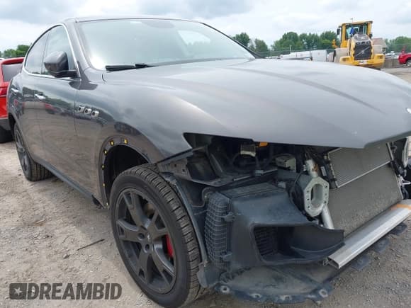 ✅ 2018 Maserati Levante • VIN: ZN661XUA2JX297461 • Lot: 42671491. Listed on IAAI with 96,952 mi. Free auction sales archive from the USA and detailed vehicle history report at DreamBid. Image 17.