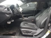 ✅ 2022 Toyota Camry SE • VIN: 4T1G11BK9NU064792 • Lot: 89628245. Wystawiony na Copart z przebiegiem 147 854 mil. Bezpłatny archiwum sprzedaży aukcyjnych z USA i szczegółowy raport historii pojazdu na DreamBid. Zdjęcie 7.