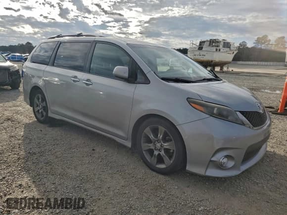 ✅ 2015 Toyota Sienna SE • VIN: 5TDXK3DC9FS644343 • Lot: 94043975. Listed on Copart with 168,322 mi. Free auction sales archive from the USA and detailed vehicle history report at DreamBid. Image 4.